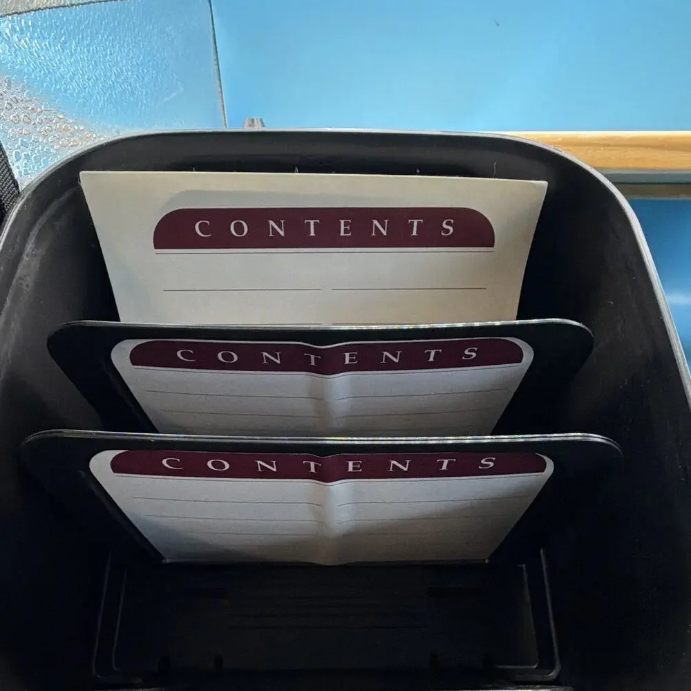 Tupperware Memory Mates- recipe/Shutter Box square Container 11c/2.6L Snap Lid